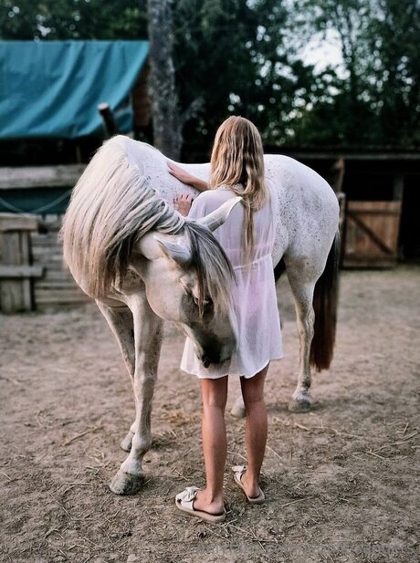 Leonie Sanders onlyfans ass