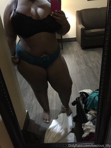 Luscious Lilly onlyfans tits