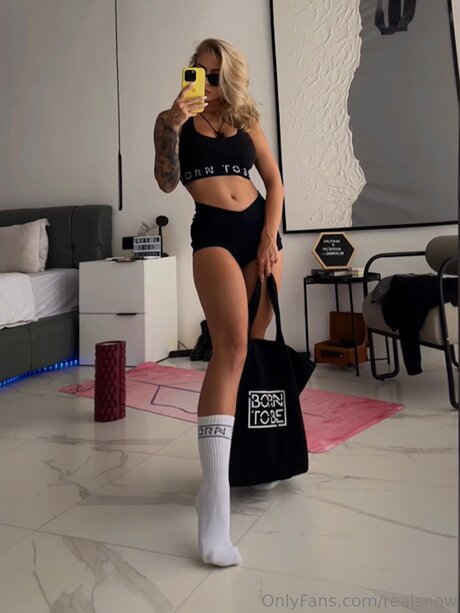 Realsnow onlyfans ass