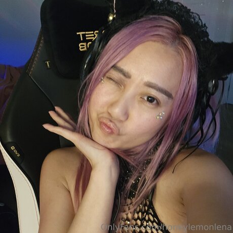 Honeylemonlena onlyfans free content