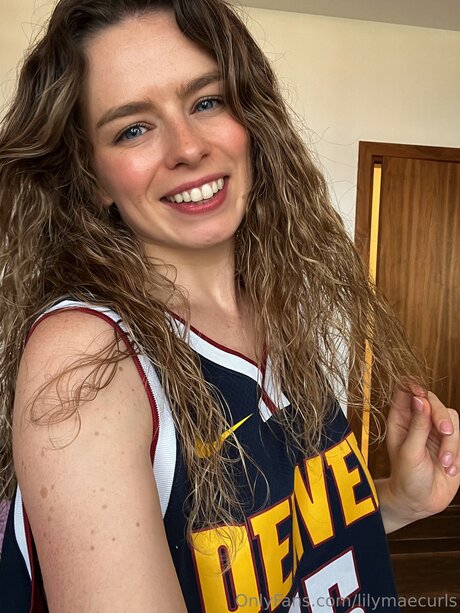 Lilymaecurls on onlyfans