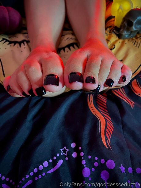 Goddessseductra onlyfans model