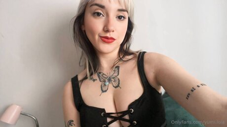 Yumi Lola onlyfans model photos