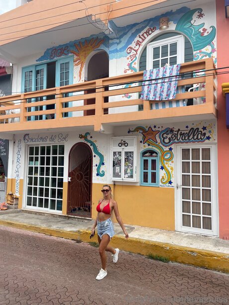 Lolacutty Profile pic