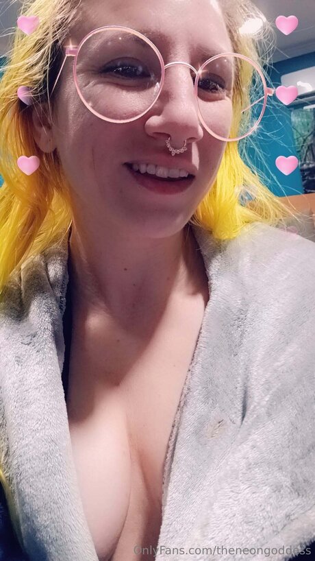 Theneongoddess onlyfans picture
