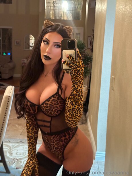 Aleayaanna onlyfans model photo