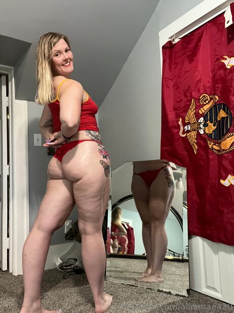 Alliemae420 onlyfans star