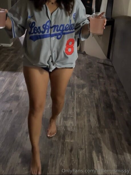 Littlemrsmissy naked only fans