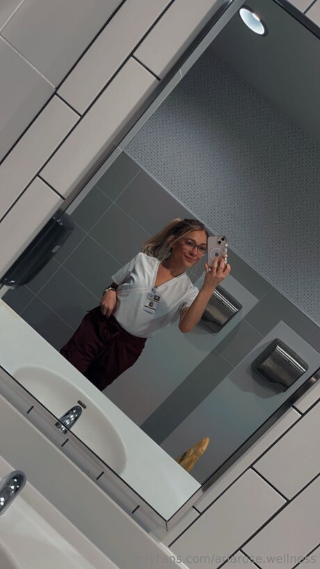 Ariarose Wellness leaked only fans