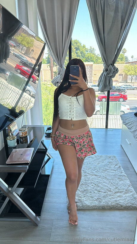 Cutiemiaaa onlyfans lean