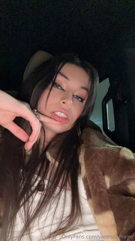 Vanessamainz only fans photos