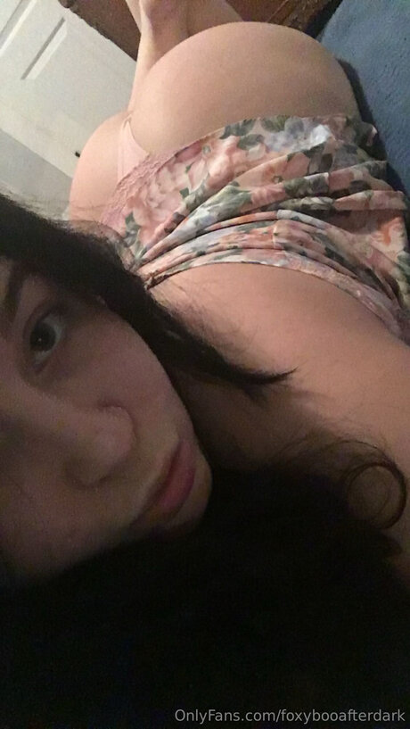 Foxybooafterdark onlyfans model photo