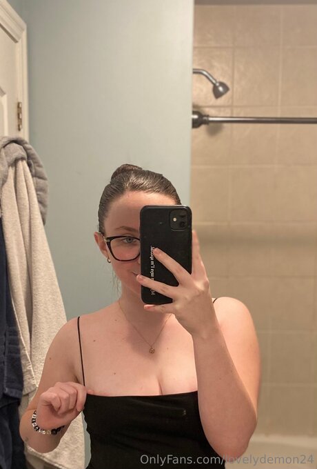 Lovelydemon24 onlyfans page