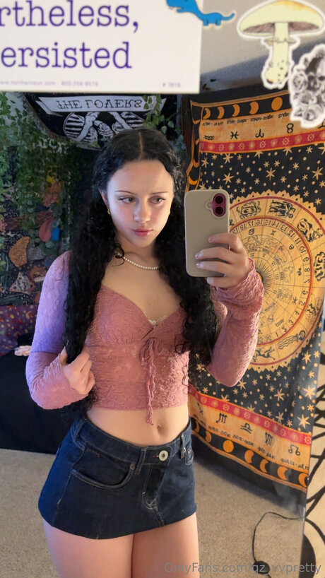 Gz Vvpretty onlyfans strip tease