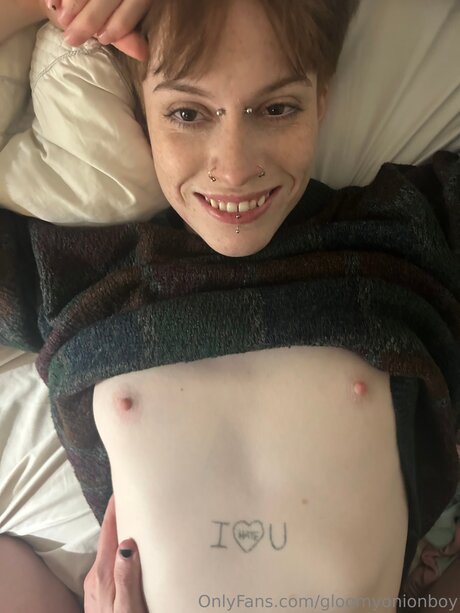 Gloomyonionboy on onlyfans