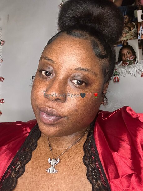 Freckledfantasy5 strip onlyfans