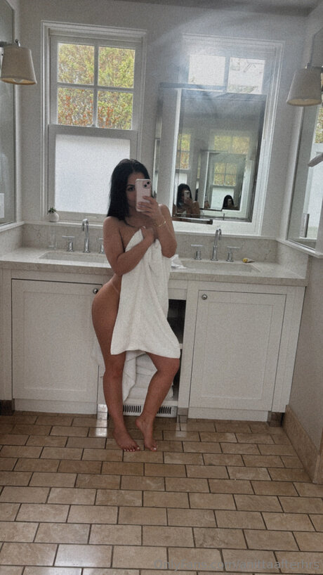 Anittaafterhrs onlyfans leaked pictures