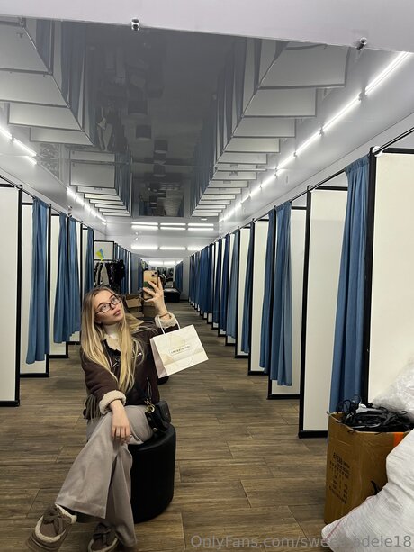 Sweet Adele18 onlyfans porn leak