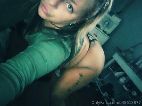 U45618877 only fans nude