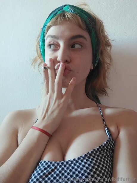 Littlewitchfarner onlyfans fuck