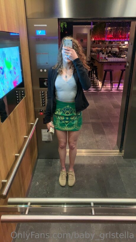 Baby Grlstella onlyfans boobs