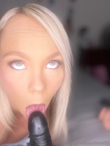 Hotwifeale95 onlyfans leaks