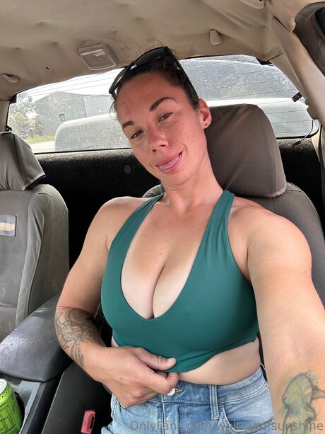 Whitraeofsunshine nude leaked onlyfans