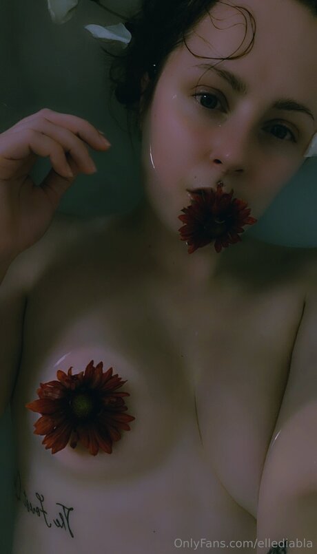 Ellediabla nude onlyfans