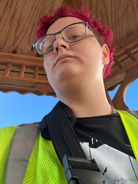 Trailerparkbarbiefree Profile pic