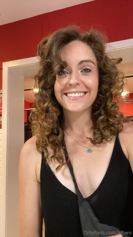 Alliwo onlyfans pics