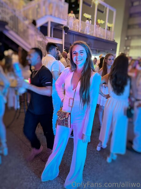 Alliwo sex tape onlyfans