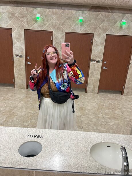 Jamieshrinersings naked on onlyfans