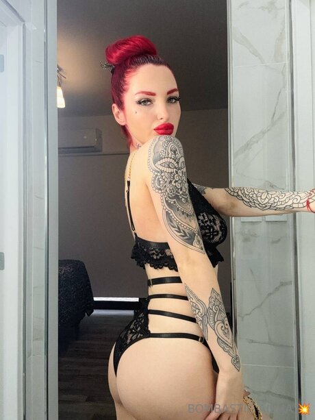 Ebony Aisha pics onlyfans