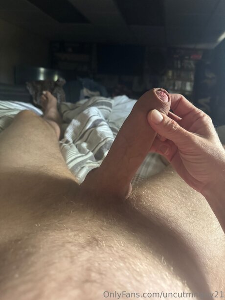 Uncutmnguy21 nsfw onlyfans