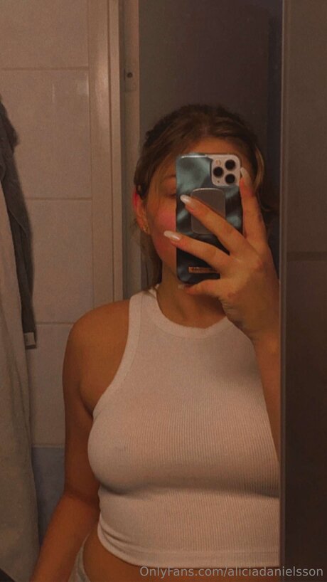 Aliciadanielsson nude onlyfans pics