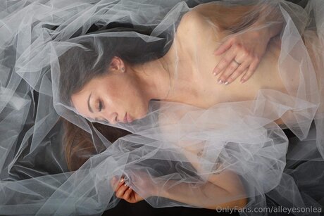 Alleyesonlea xxx onlyfans