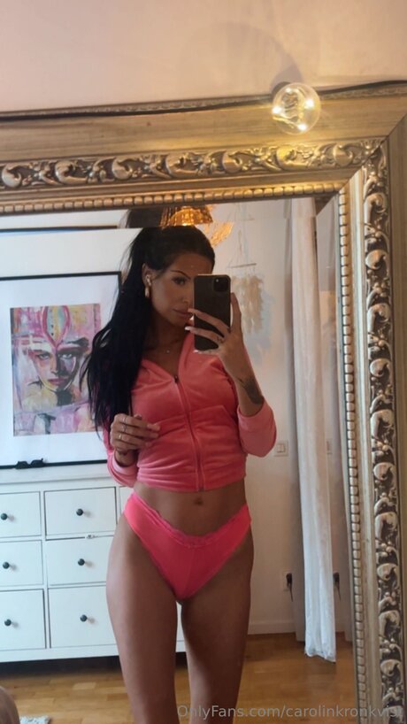 Carolinkronkvist onlyfans content type