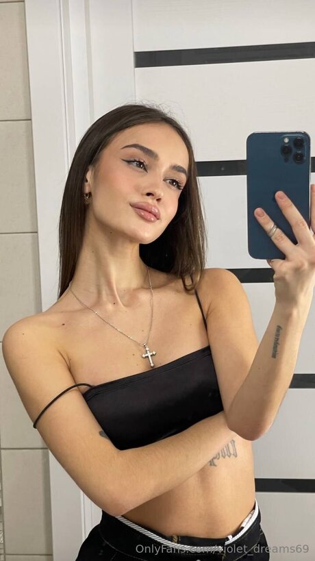 Violet Dreams69 onlyfans content leaked