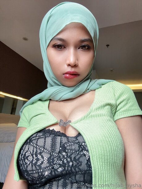 Hijab Aysha naked onlyfans