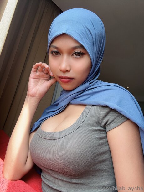 Hijab Aysha nude onlyfans leaked