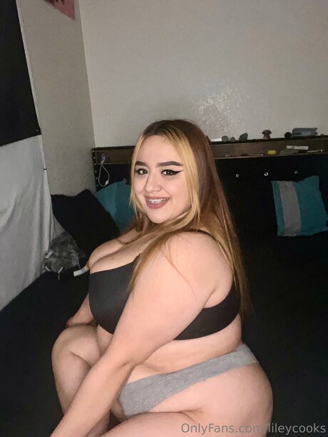 Lilyanneee onlyfans pics