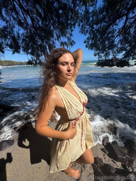 Alanainparadise onlyfans porn leaked