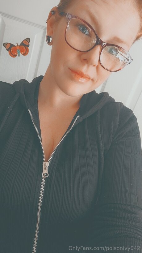 Poisonivy042 nudes onlyfans leak