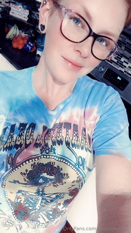 Poisonivy042 onlyfans for free