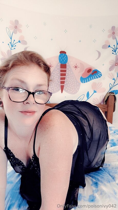Poisonivy042 onlyfans content type