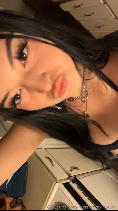 Missprettyinblack nude leaked onlyfans