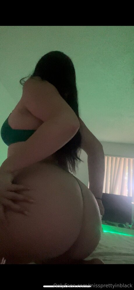 Missprettyinblack onlyfans.