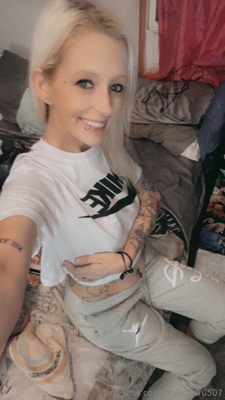 Skyestarr0507 onlyfans lesk
