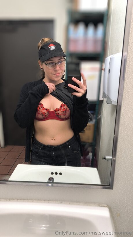 Ms Sweetmonroe onlyfans naked
