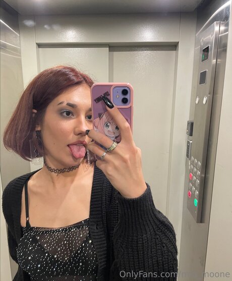 Mia Moone onlyfans pics